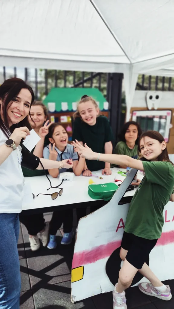 DOKUFEST'te öğretmen ve öğrencilerin birlikte yürüttüğü etkinlik