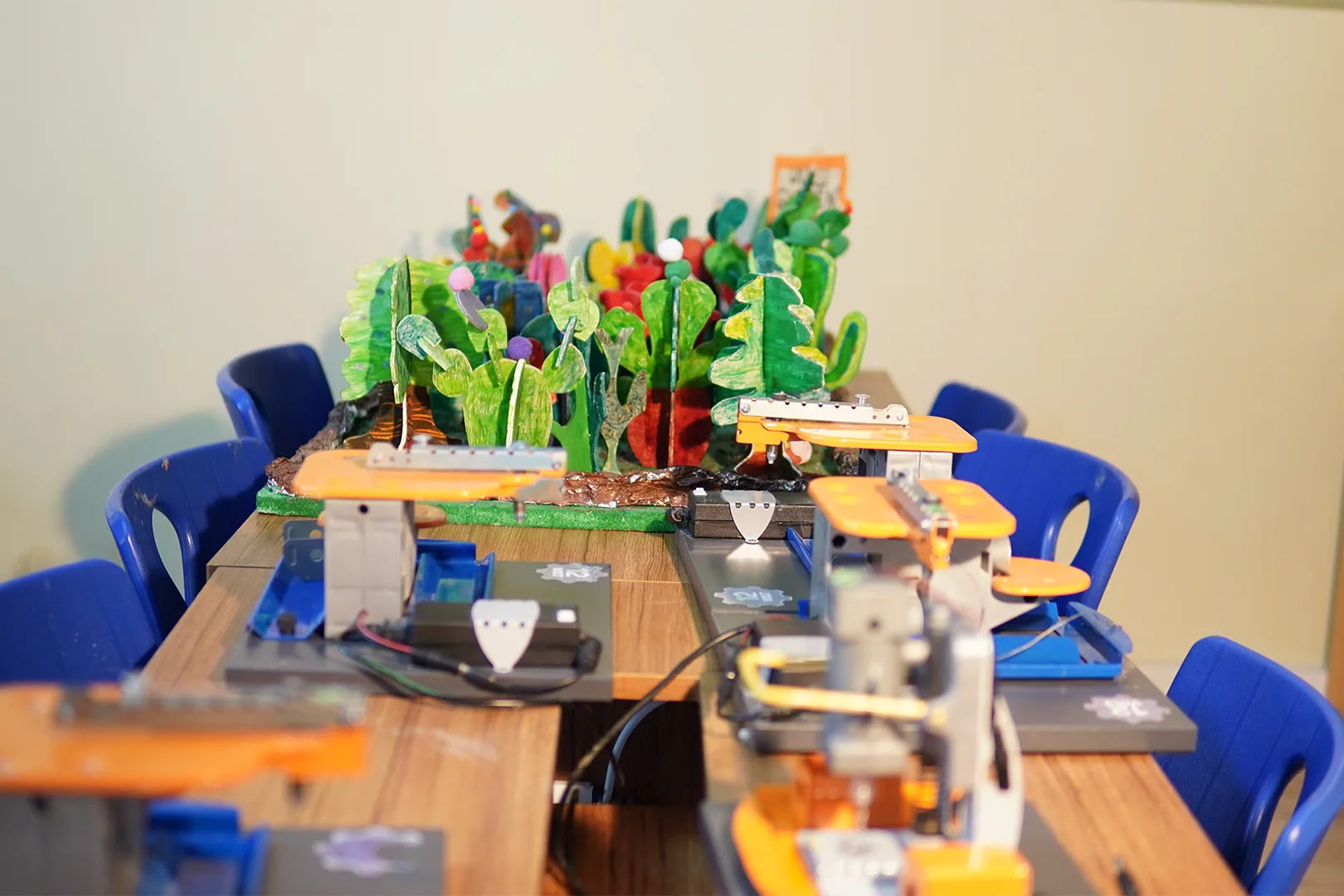 Doku Koleji maker ahşap atölyesinde öğrenci projelerinin sergisi